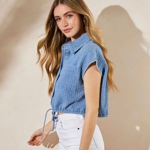 SHAWNEE TEXTURED BUTTON DOWN CROP TOP - DENIM BLUE - VICI